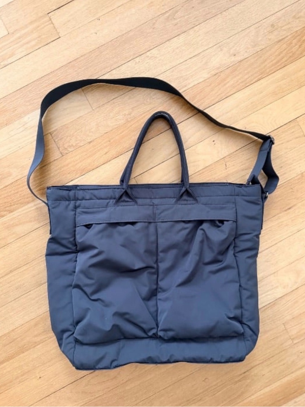 Uniqlo messenger 2-1 bag